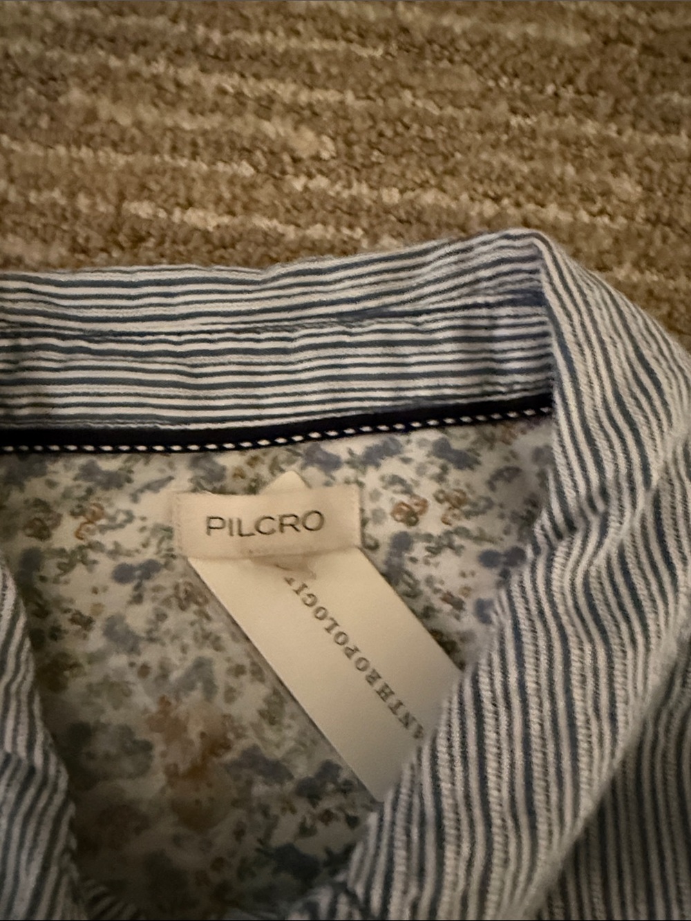 Pilcro buttondown shirt with floral heart - Picture 3 of 4